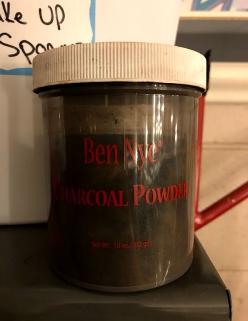 Charcoal setting powder.